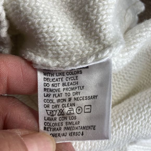 Women’s Vintage Liz Sport White Knit Vest w/ Embroidered Flowers Size Medium - Picture 10 of 11